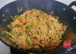  Illustration of how to make braised beans and noodles 12