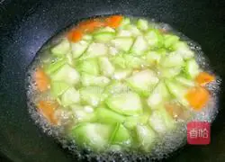 Illustration of how to make loofah, edamame and shrimp soup 8
