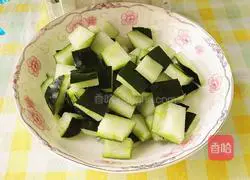 The first illustration of how to make rock sugar barley and winter melon rind 2