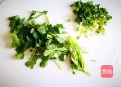 Illustration of how to make a single mountain dipped in water and mixed with pig heart 4