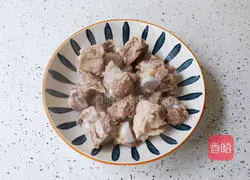 Lotus root, corn, carrot and pork ribs soup recipe 5