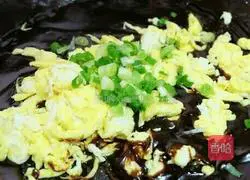 Illustration of how to make fried carrot noodles with fried sauce 6