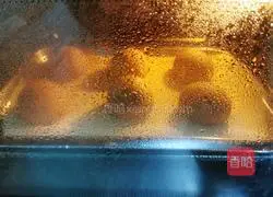 Illustration of how to make black whole wheat steamed bread 14