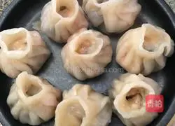 Illustration of how to make mini pan-fried buns 10