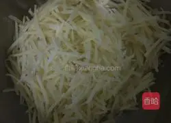 Potato shredded cakes Illustration of how to do it 1