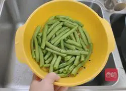 Illustration of how to make braised bean rolls 1