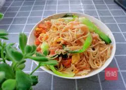 Illustration of how to make fried noodles with tomatoes and eggs 10