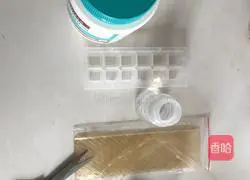 Illustration of how to make goat milk jelly cat snacks 1