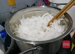 Illustration of how to make shredded radish cake 3