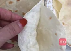 Illustration of how to make burritos 17