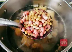 Illustration of how to make peanut, soybean and white radish chicken soup 7