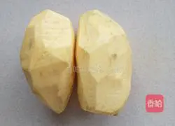 Illustration of how to make sweet potato and egg pancakes 1