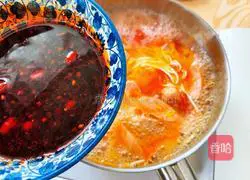 Illustration of how to make tomato sour soup noodles 9