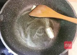 Illustration of how to make Western-style cream pumpkin soup 4