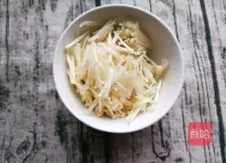 Illustration of how to make loofah and shrimp soup 11