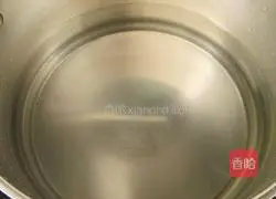 How to make yam and fungus soup Illustration 4