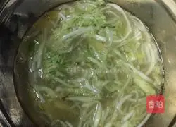 Illustration of how to make cabbage, potato and frozen tofu soup 5