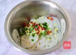 How to make cold lotus root slices Illustration 5