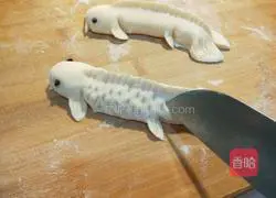 Illustration of how to make fish every year with Beijing characteristics 9