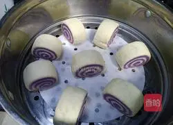 Illustration of how to make purple potato double-color rolls 11