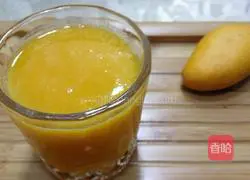 Pictures of how to make pineapple and mango juice 5