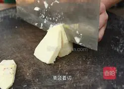 The classic method of braised spring bamboo shoots in oil is crisp, tender, delicious and not greasy.Illustration of how to do it 3