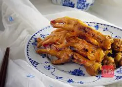 Illustration of how to make spicy braised chicken feet 16