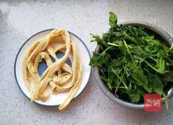 Illustration of how to stir-fry yuba and spinach 1