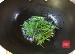 Illustration of how to make noodles with scallion oil 4