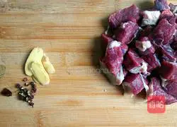 Illustration of how to make beef stew with tomatoes 2