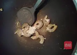 Illustration of how to stir-fry bitter melon with shrimps 2