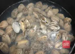 Illustration of how to make stir-fried flower armor 1