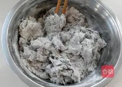 Illustration of how to make black rice noodles steamed buns 3