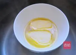 Illustration of how to make crispy twists 2 