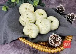 Illustration of how to make leek and egg buns 23