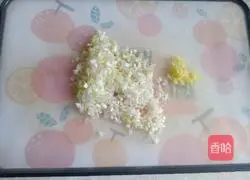 Illustration of how to make zucchini and fresh meat pot stickers 2