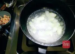 Illustration of how to make vegetable shrimp and egg soup 4