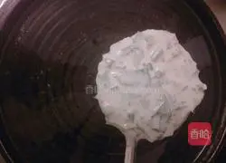 Illustration of how to make celery leaf cake 9