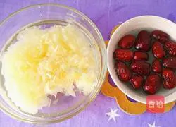 Illustration of how to make yam, red dates and white fungus soup 2