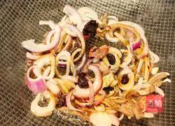 Illustration of how to make belly silk pot noodles 4