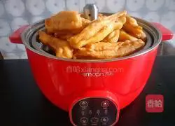 Illustration of homemade healthy fried dough sticks with zero additives 14