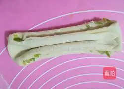 Illustration of how to make fried rolls 12