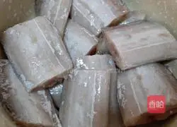 Illustration of braised hairtail fish 1