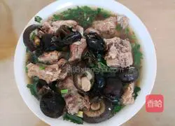 Illustration of braised pork ribs with mushrooms and fungus 11