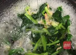 Illustration of how to make preserved egg, shrimp and spinach soup 7