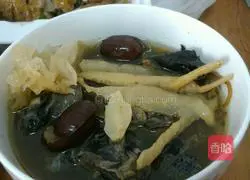 Illustration of how to make black-bone chicken soup 8