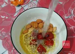 Illustration of how to make red dates, almonds and millet paste 4