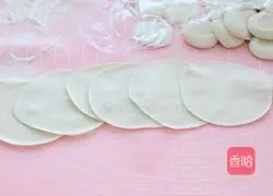 Illustration of how to make dumplings stuffed with pork and pickled cabbage 8