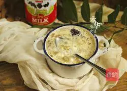 Illustration of how to make peach gum, snow swallow, saponin, rice and white fungus soup in summer 11