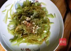 Illustration of how to make cold lettuce 4